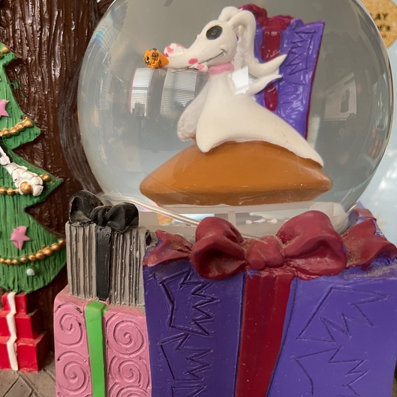 Disney Holiday Nightmare Before Christmas Jack Zero Snow Globe